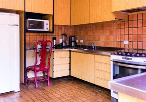 Beach house next to the Jequitimar Hotel 200m from Pernambuco Beach