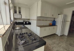 House 4 suites - Pool/BBQ, Wi-Fi, AIR COND near Pernambuco Beach