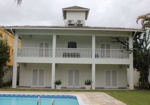 House 4 suites - Pool/BBQ, Wi-Fi, AIR COND near Pernambuco Beach