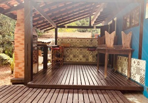 Casa em amb. familiar junto a natureza e ao rio Cambury