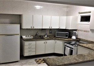Center Pitangueiras, 70 mts from the beach, prox. the mall/restaurants/market/bank