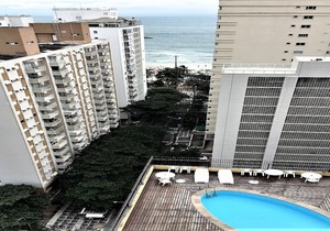 Center Pitangueiras, 70 mts from the beach, prox. the mall/restaurants/market/bank