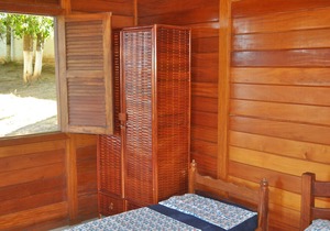 Chalet 1 in a quiet sitio with wonderful sea views in Camacari