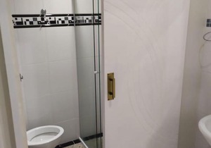 Guarujá Enseada - Apto 200m da praia - 02 dorm. Wi-fi + AR + Estacionamento