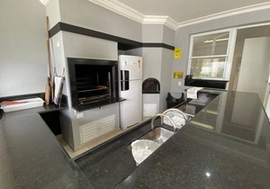 House in gated community in Jardim Acapulco