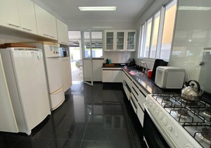 House in gated community in Jardim Acapulco