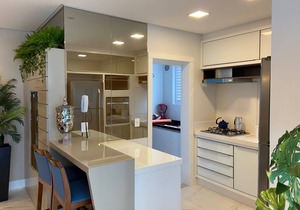Luxuoso Apartamento NO Coração DE Meia Praia