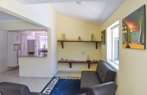 Jardim Acapulco House | 4 bedroom(s) House near Jardim Acapulco