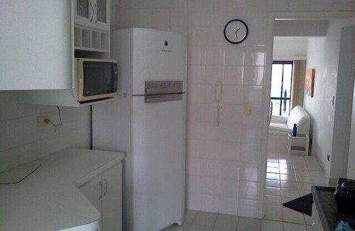 Asturias Apartment | Beautiful apartment. Asturias-Guarujá, with balcony and free Wi-Fi, 150 m from the beach.
