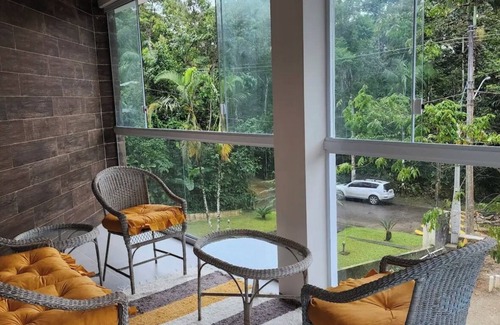 Parque Imperial House | Casa Praia e Serra: Condomínio Fechado e Contato com a Natureza, 5 min da Praia!