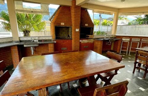 Massaguacu House | Casa de Praia MarAzul, 3 Quadras da PRAIA, 2 Quartos, WIFI, Garagem, condomínio com PISCINA, Churrasqueira e Sala de Jogos SINUCA