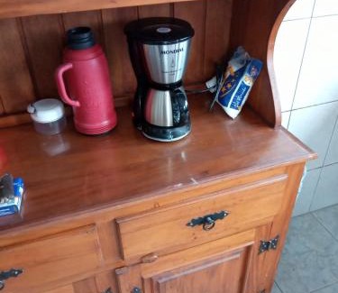 Caraguatatuba House | Casa do Zeca Próxima a praia da Cocanha com wifi - área gourmet 35 m2 - Localização imbatível
