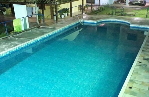 Ipero Hostel | CASA EM CONDOMÍNIO FECHADO COM PISCINA
