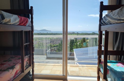 Balneario Copacabana House | Casa Vista pro mar e piscina em caraguatatuba