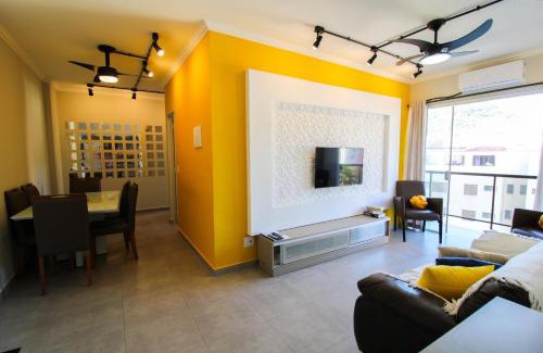 Vila Julia Apartment | Fb HOME Guaruja- Apartamento proximo as praias da Enseada e Pitangueiras - WI FI