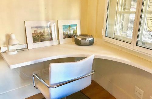 Republica Apartment | Grand Bhaus Family Republica - Prédio Histórico - Centro - Metrô ao lado - 126m2 - Acomoda 4 pessoas