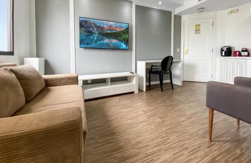 Vila Olimpia Apartment | Hotel Vila Olimpia Kitchen Pool Gym