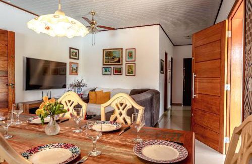 Atibaia House | Piscina Climatizada Fogão a Lenha Espaço Para Fogueira Churrasqueira Quartos aconchegantes