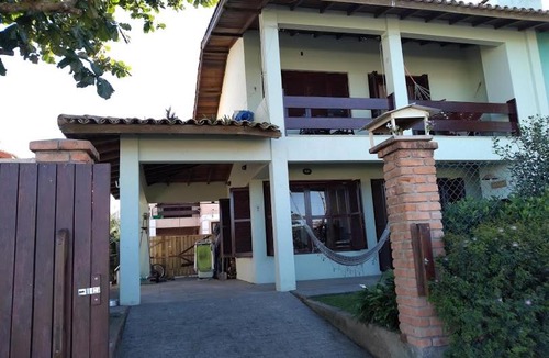 Palhoca House | Águas Claras