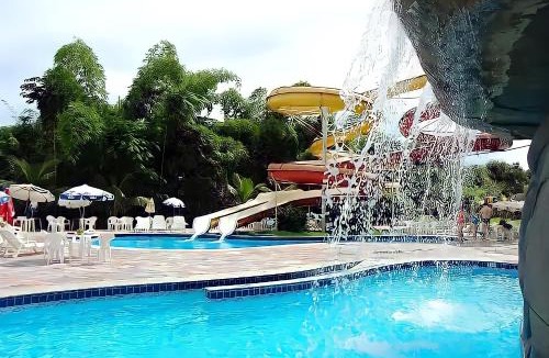 Caldas Novas Hotel | Águas Termais Naturais Piscinas Quentes 24 horas mais Acesso Incluso aos Parques Aquáticos dos Resorts Golden Dolphin Grande Hotel em Caldas Novas