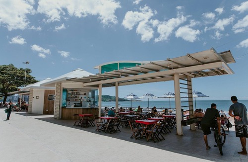Praia do Morro Apartment | 1-Bedroom Apartment Facing the Sea on Morro Beach