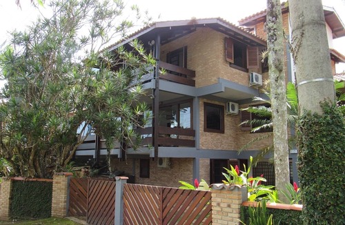 Caraguatatuba House | 180 degree view to the Beach!