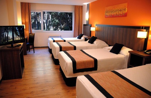 San Carlos de Bariloche Hotel | 2 Relaxing Lake-View Rooms Near Nature Trails & City Hub for Groups w/Breakfast
