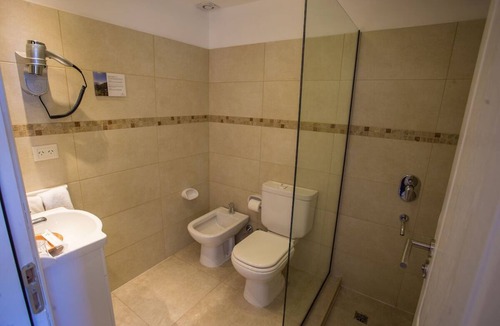 San Carlos de Bariloche Hotel | 2 Relaxing Lake-View Rooms Near Nature Trails & City Hub for Groups w/Breakfast