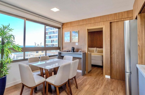 Barra Apartment | 2 suites on a high floor in Barra with ocean view