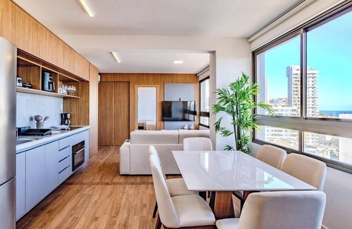 Barra Apartment | 2 suites on a high floor in Barra with ocean view