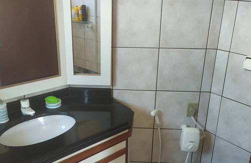 Ingleses do Rio Vermelho Apartment | 2 Vagas, 2 Banheiros, 2 Quartos, uma Quadra do Mar, Férias ou Home Office