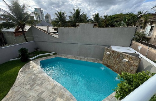 Jardim Virginia House | 200m BEACH: 5 SUITES = 20 PEOPLE + POOL + BBQ + AIR CONDITIONING = Enseada Guarujá