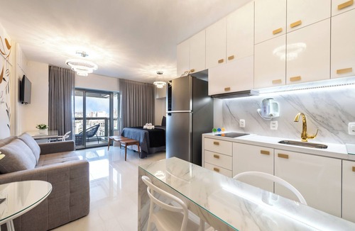 Central Zone Apartment | 2112 Studio Premium Refinement in the City Center Garage & Pool & Gym