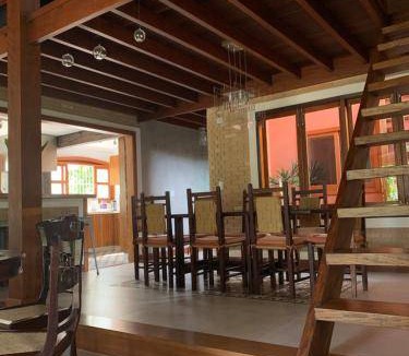 Barra da Lagoa House | 260 m² House ∙ 4 bedrooms ∙ 9 guests