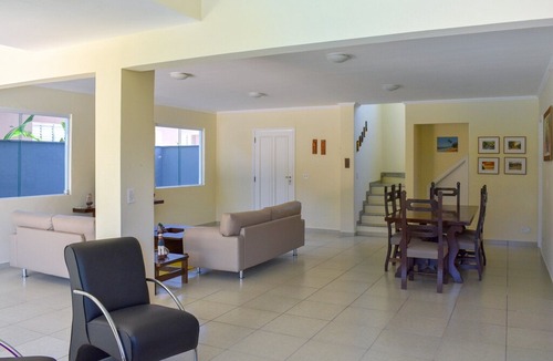Jardim Acapulco House | 4 bedroom(s) House near Jardim Acapulco