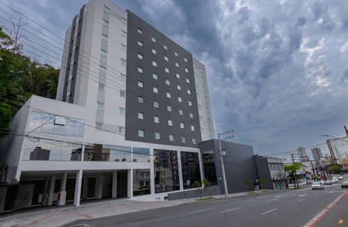 Centro Hotel | 4 Conveniently Located Pet-Friendly Rooms | Steps to Local Dining & Restaurants