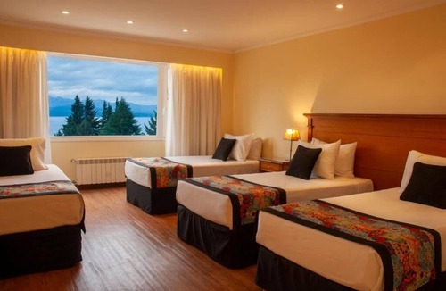 San Carlos de Bariloche Hotel | 4 Lake View Stays w/Breakfast | 8-Min Drive to Cerro Catedral Ski Resort