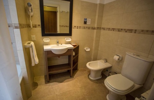 San Carlos de Bariloche Hotel | 4 Serene Retreat + Mountain Views & Fitness Near Downtown Bariloche w/Breakfast