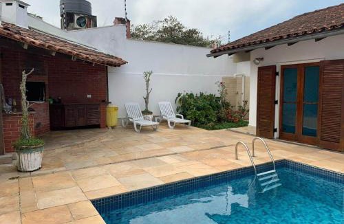 Jardim Virginia House | 4 SUITES, AR COND TV, INTERNET, PISCINA,150 MTS PRAIA! Aceitamos Pet!