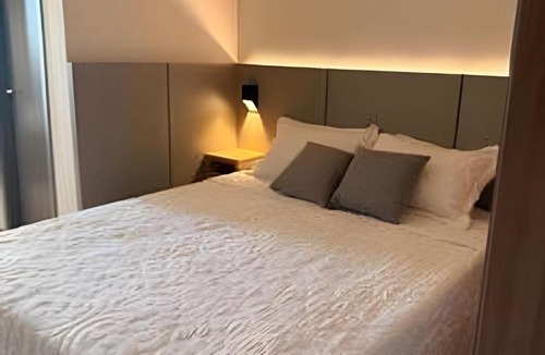 Santa Monica Apartment | 818 - Standard Premium