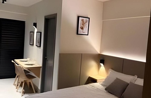 Santa Monica Apartment | 818 - Standard Premium