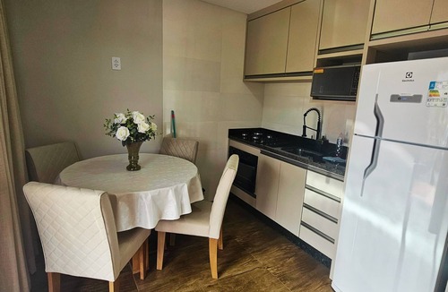 Centro House | A retreat for couples, just 1 minute from Bombinhas Beach.