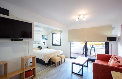 Almagro Apartment | Abstract -Modern Studio w/balcony in Palermo Viejo