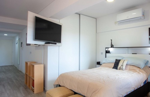 Almagro Apartment | Abstract -Modern Studio w/balcony in Palermo Viejo