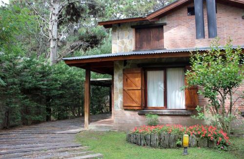 Costa del Este House | Acacias Blancas