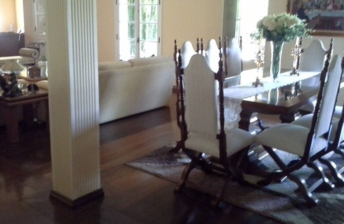 Jundiai House | ACCOMMODATES FAMILIES WITH CHILDREN AND ANIMALS