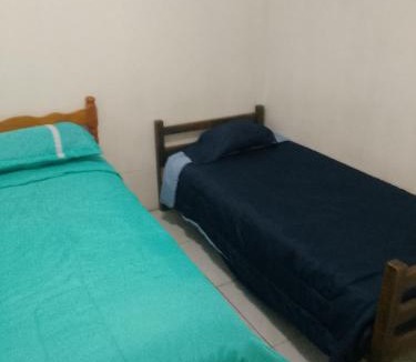 Passo de Torres House | Aconchegante , espaçosa, acomoda 10 pessoas , centralizada perto da praia