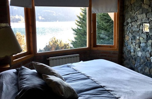 San Carlos de Bariloche Ski Chalet | AMPLIO CHALET DE MONTAÑA SOBRE EL LAGO NAHUEL HUAPI CON PILETA CLIMATIZADA