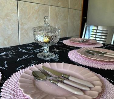 Montenegro Apartment | Apê aconchegante no Centro com Ar e Wi-Fi