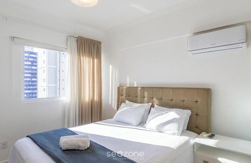Pioneiros Apartment | Ap w/Balcony 8 min the BC Ferris Wheel MNS0701